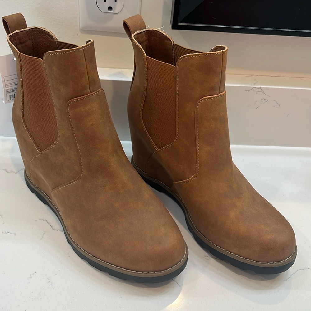Universal thread boots